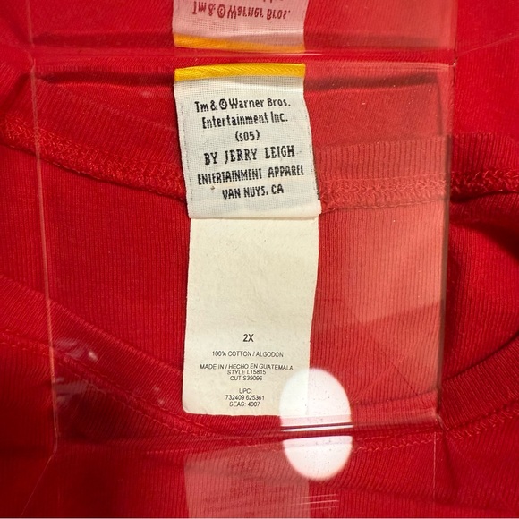 Like New Vintage 90s Warner Brothers Looney Tunes Pepe Le Pew Penelope Shirt - Picture 3 of 4